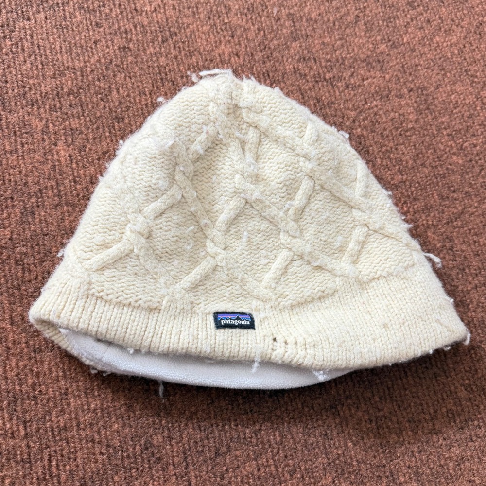 Patagonia Wool Blend Cable Knit Fleece Lined Beanie Hat Cream White One Size